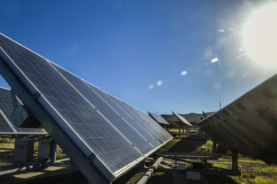 tracker fotovoltaico visión de paneles en perspectiva